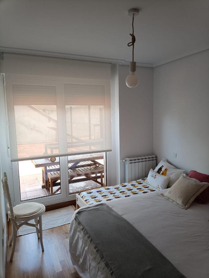 Apartamento Con Terraza Комилас Екстериор снимка