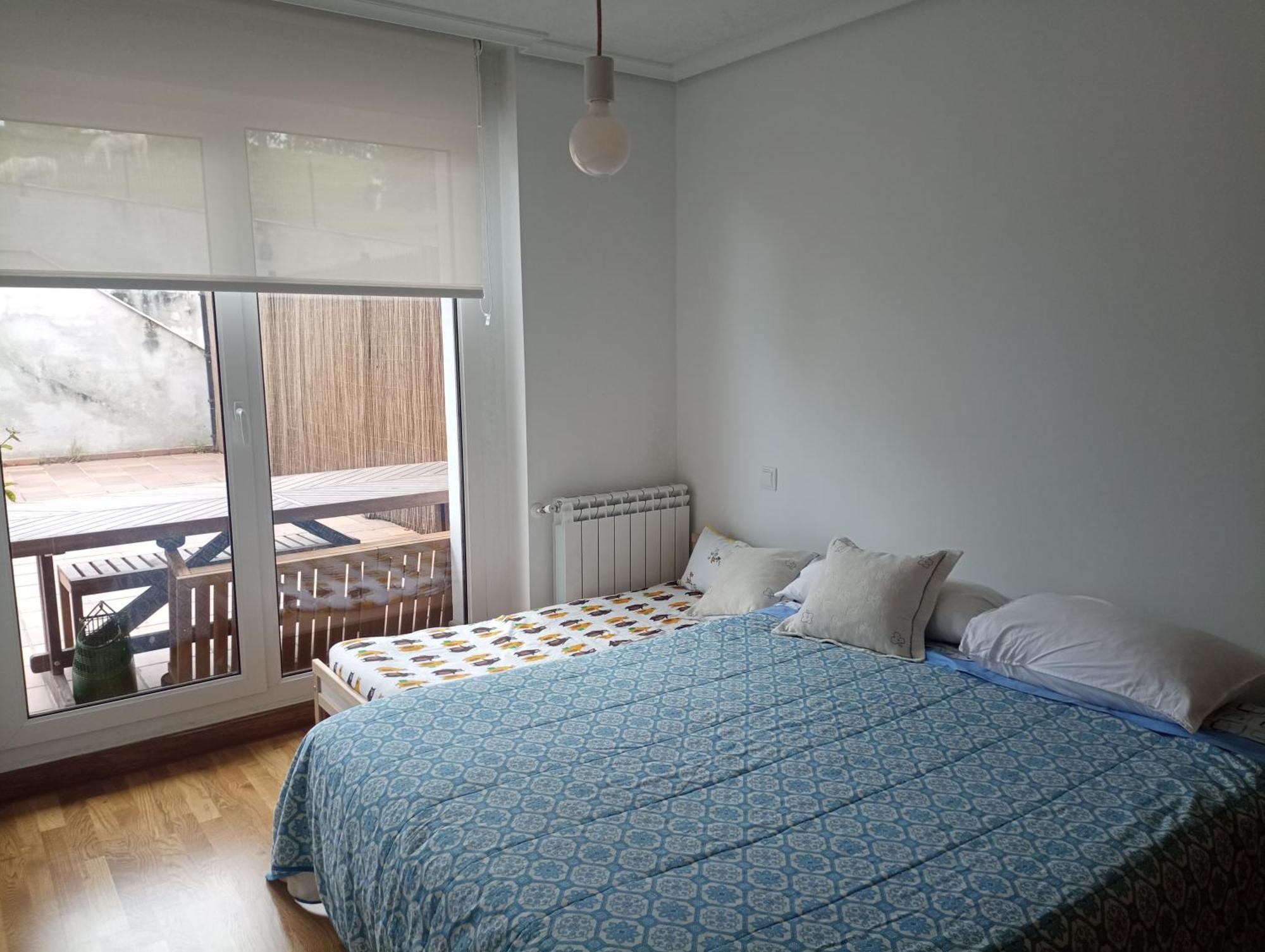 Apartamento Con Terraza Комилас Екстериор снимка